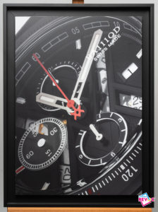 Cadre bois noir pour une impression de montre comme Cadre bois noir pour une impression de montre comme