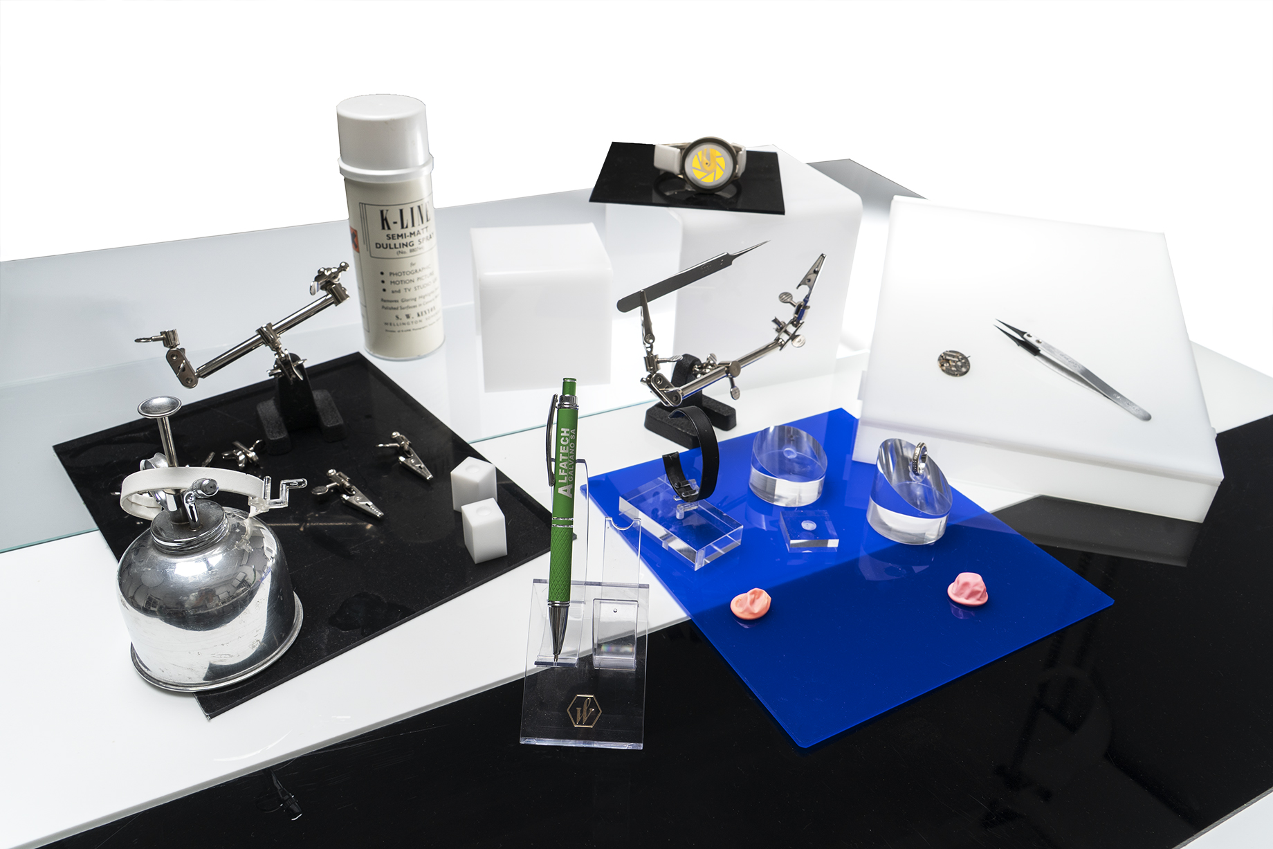 Accessoires pour photographie de produits – plexiglas coloré Accessoires en plexiglas coloré pour la photographie de produits, d’horlogerie et de joaillerie