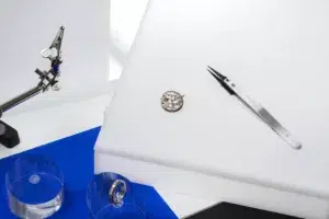 Accessoires de prise de vue pour objets – Atelier Revoc’ Accessoires et reposoirs pour horlogerie, joaillerie et outillage dans l’atelier Revoc’